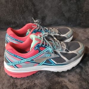 Brooks Ravenna 7 Size 9.5 Wide